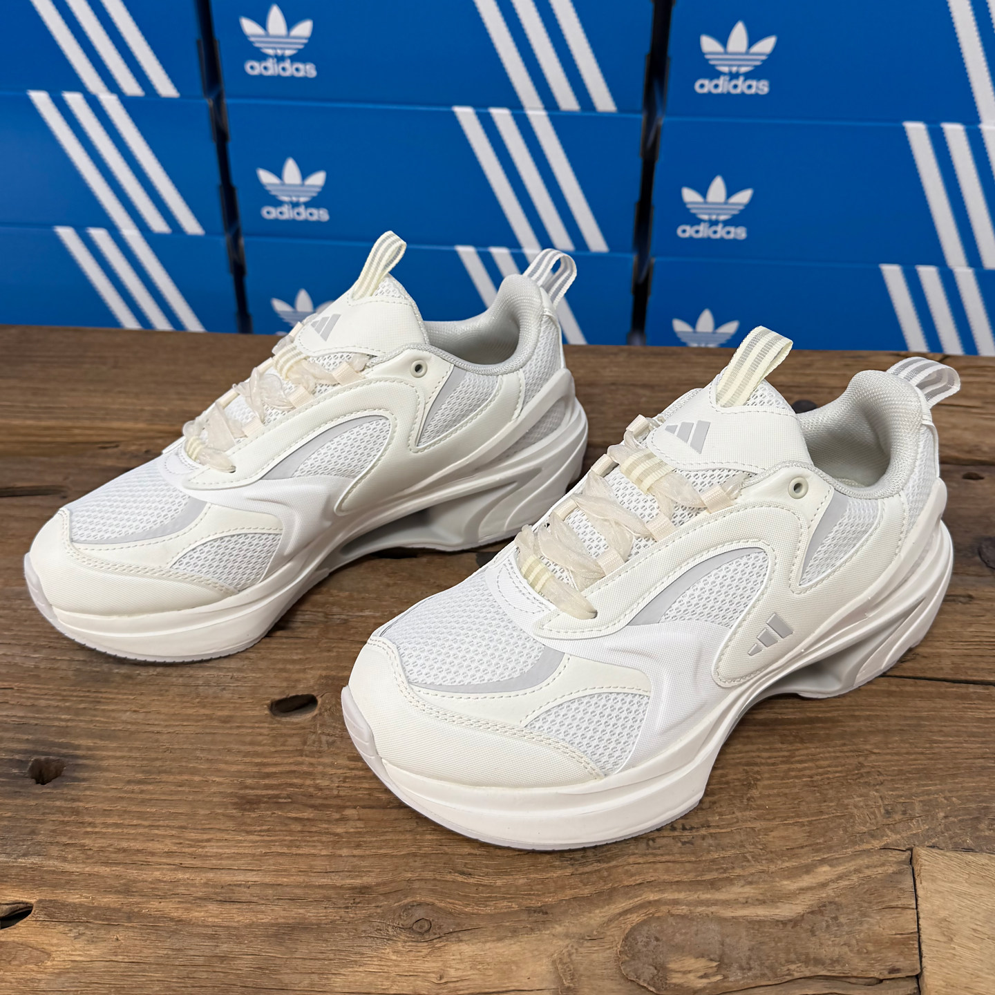 Adidas阿迪达斯 SWANNER 女款防滑耐磨休闲运动透气运动鞋 JQ0264,运动鞋new,运动休闲鞋,淘宝优惠券,粉丝福利购,淘宝优惠卷