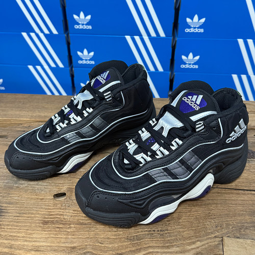 Adidas经典防滑耐磨运动篮球