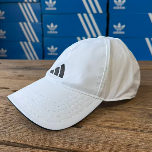 Adidas三条杠休闲防晒透气鸭舌帽