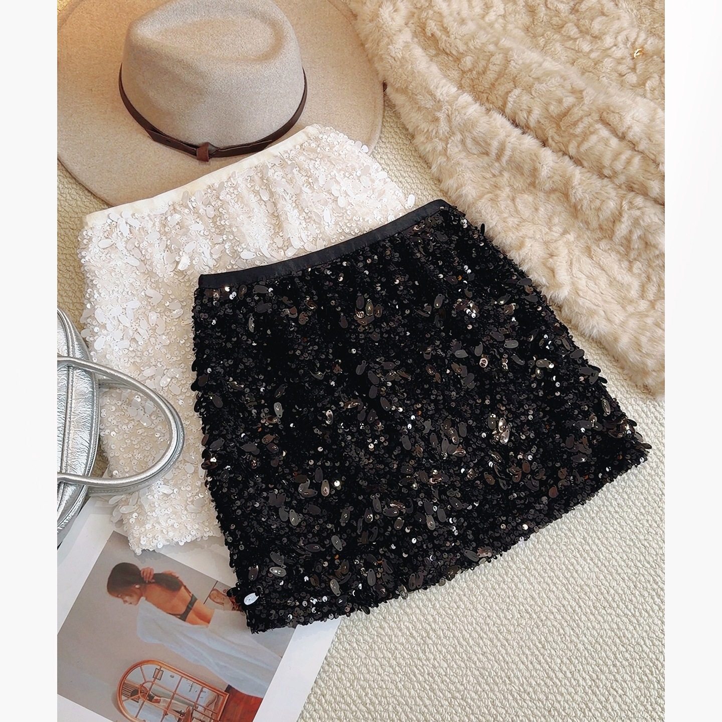 时尚气质黑色重工亮片短裙女2025年秋冬款高腰显瘦a字包臀半身裙