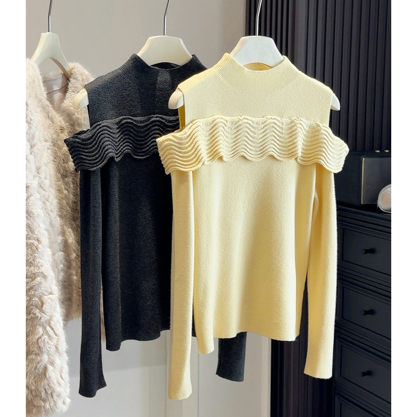 圣诞新年红半高领荷叶边露肩针织衫女2025新款秋冬季内搭毛衣上衣