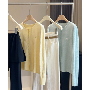 2026春新款小雏菊刺绣针织开衫女圆领显瘦内搭打底衫外穿毛衣上衣