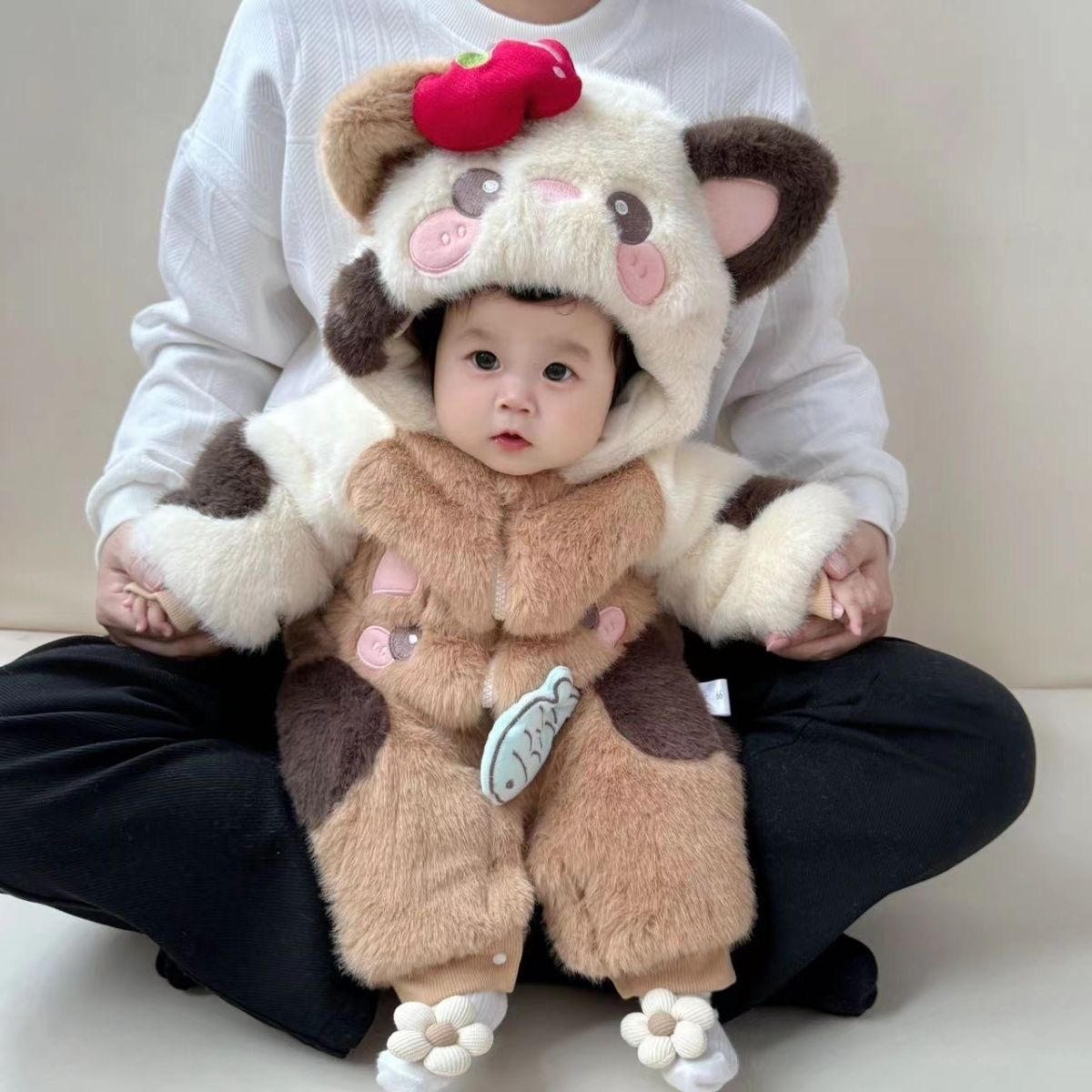 婴幼儿衣服秋冬超萌可爱连体衣加厚保暖爬服女宝宝冬装毛毛衣外出