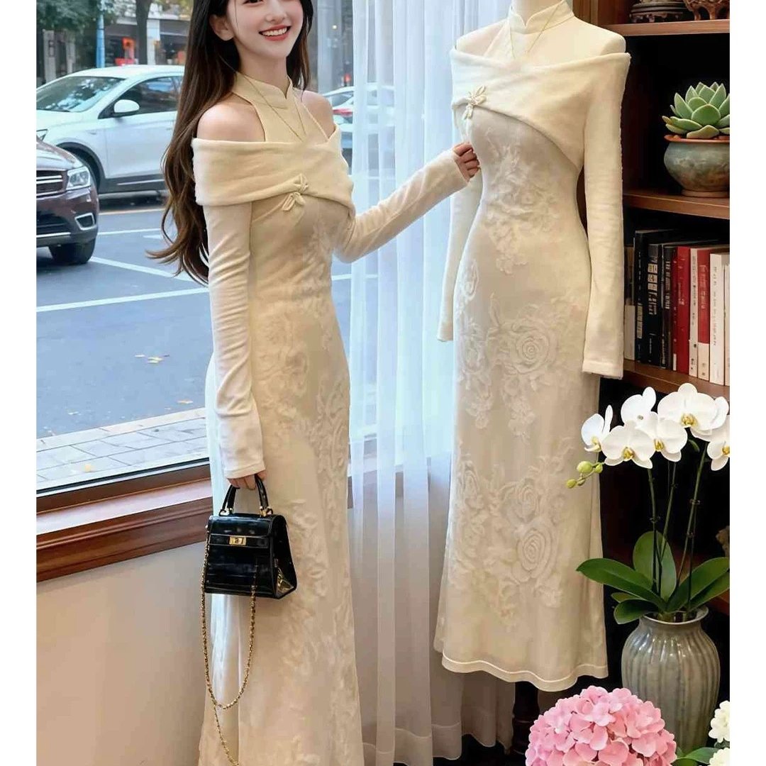 法式绝美气质露肩旗袍连衣裙2025秋冬新款白色收腰新中式裙子女装