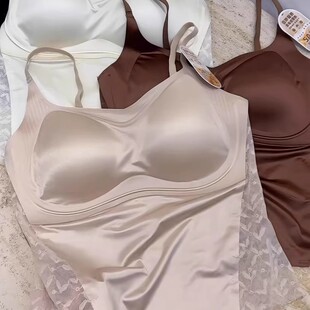 2026春季 女轻奢缎面蕾丝一体杯果冻无痕桑蚕丝防走光吊带美背 新款