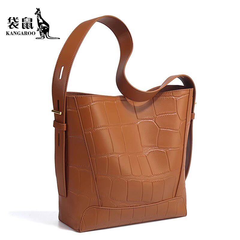 袋鼠包包女休闲大包大容量单肩通勤托特包高级感真皮宽带水桶包