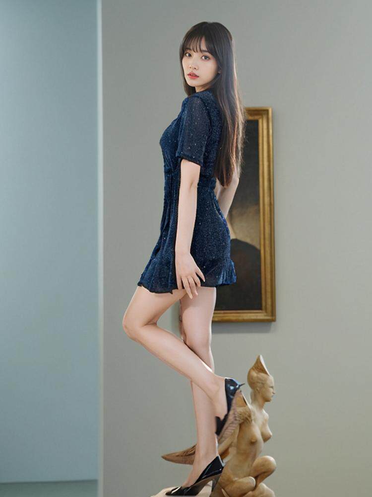 나이트 클럽 섹시한 새 블랙 러플 허리 슬리밍 V 넥 드레스 2024 트렌디 작업복 스커트 게임 착용