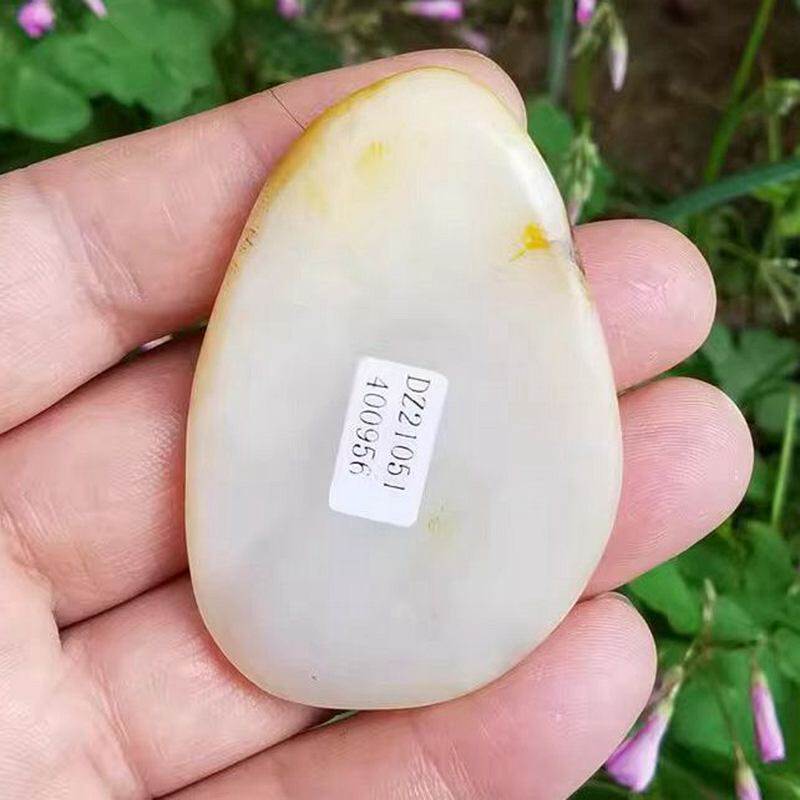 寻顾和田白玉料可打孔送绳处理价
