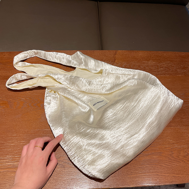 高光缎面单肩腋下包高级感女包