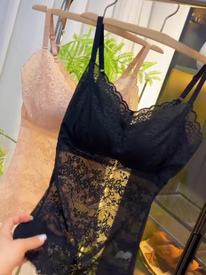2026新款蕾丝美背裹胸带胸垫背心内衣女性感百搭打底美背吊带背心