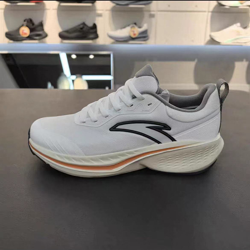 安踏云途透气舒适运动休闲跑步鞋