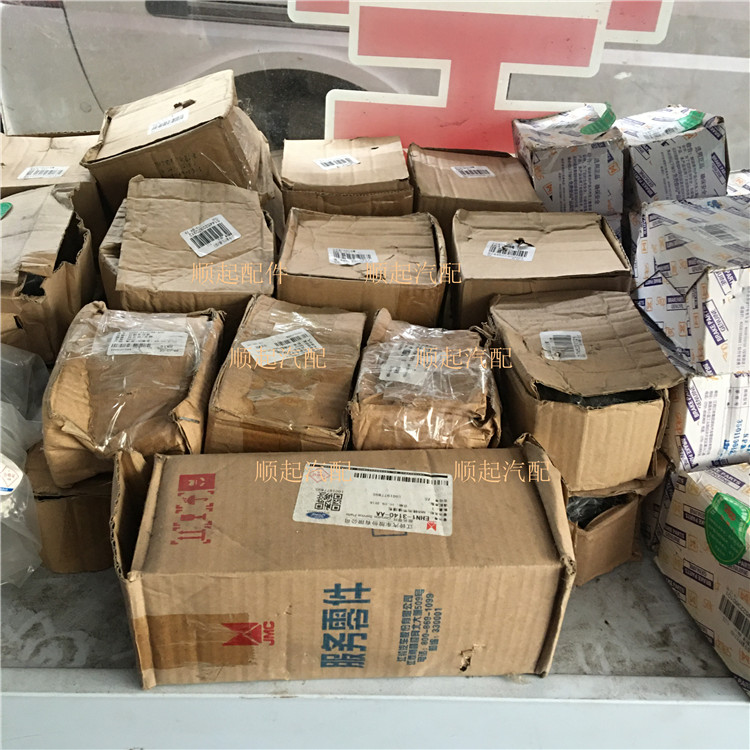 江铃凯锐n800刹车分泵4d24制动缸