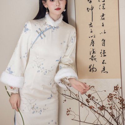 加绒加厚白色旗袍2025新款冬季刺绣改良女新中式连衣裙