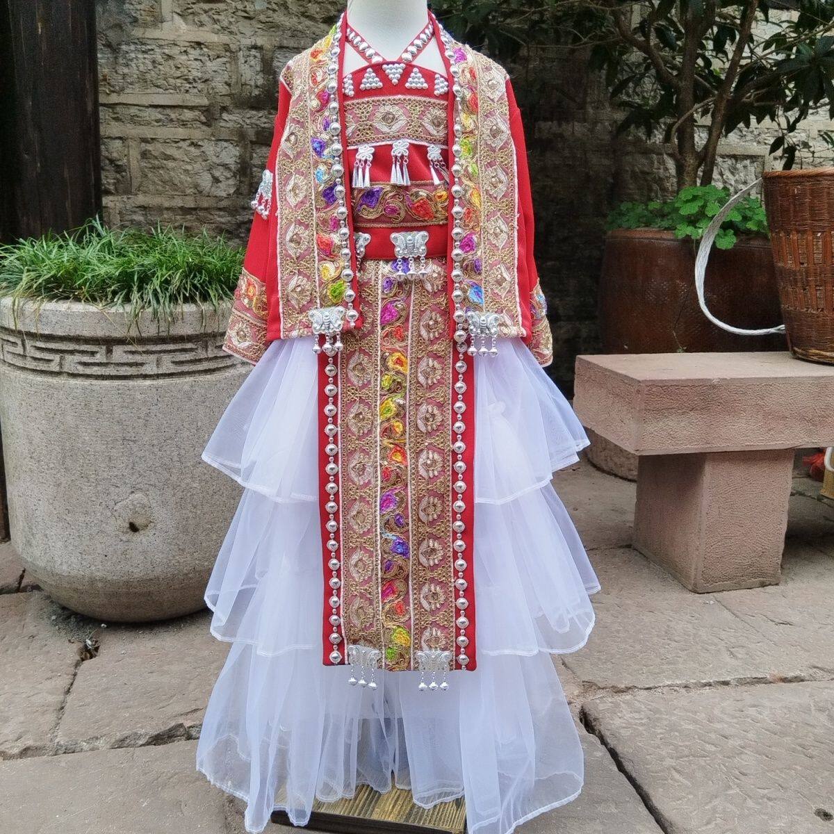 新款儿童苗疆少女少数民族服装旅拍摄影服饰写真红色套装摄影