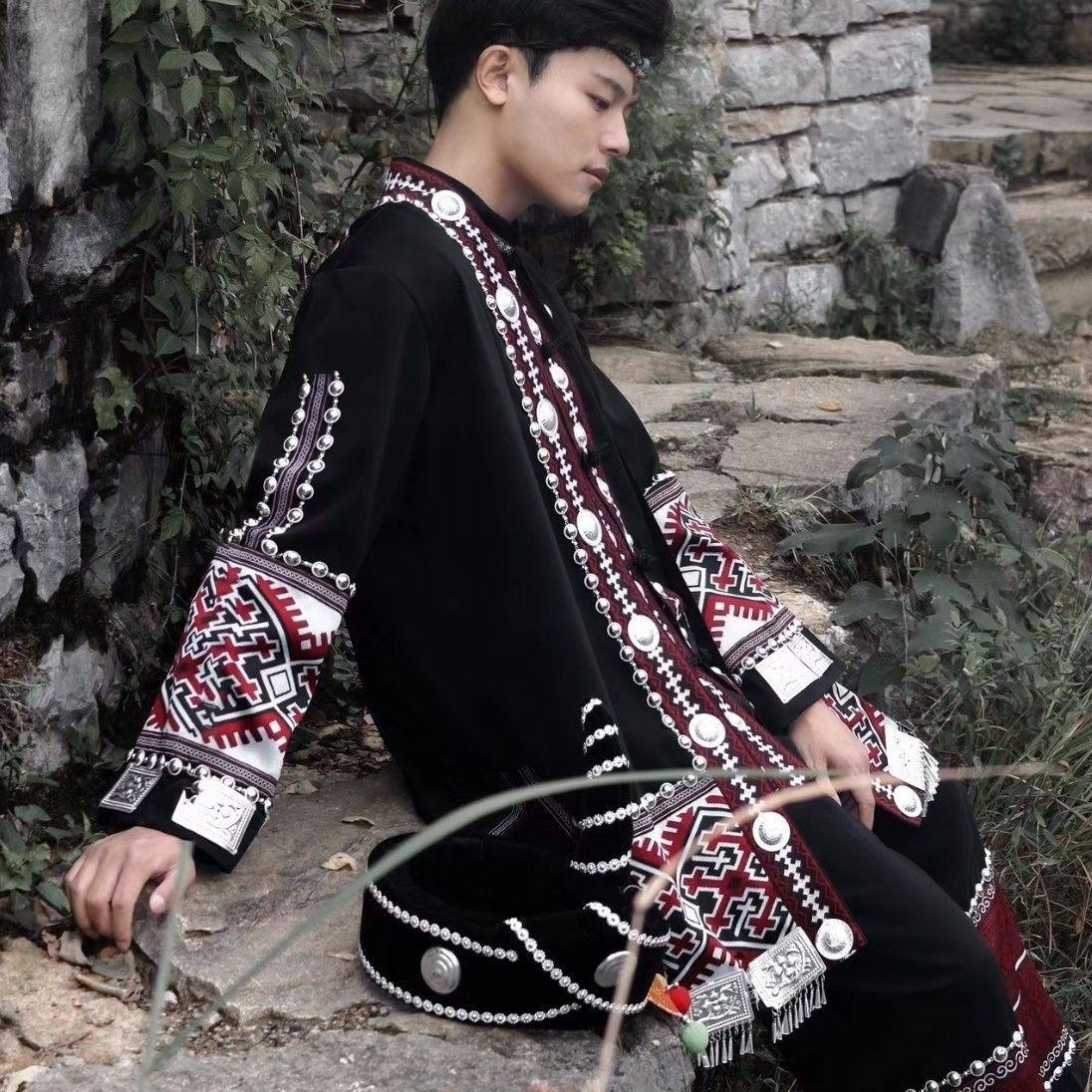 新款男装苗疆少年少数民族服装黑色外套旅拍摄影服饰写真上衣套装