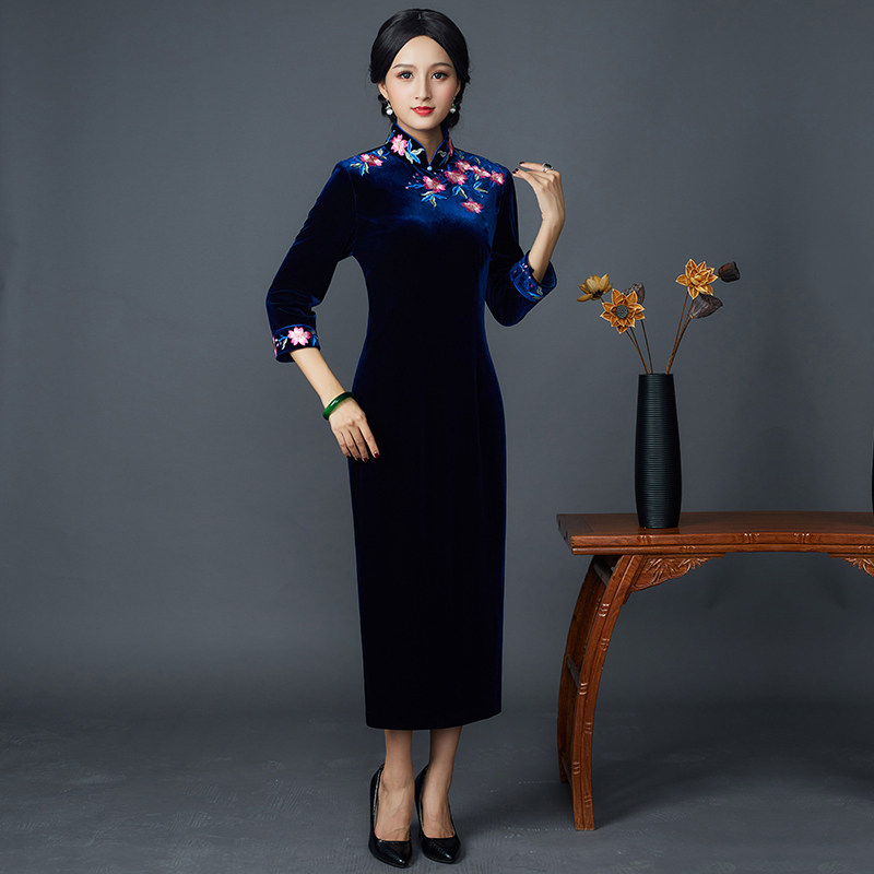 华族经典秋天旗袍长款中长袖改良大码高档优雅淑女刺绣金丝绒旗袍