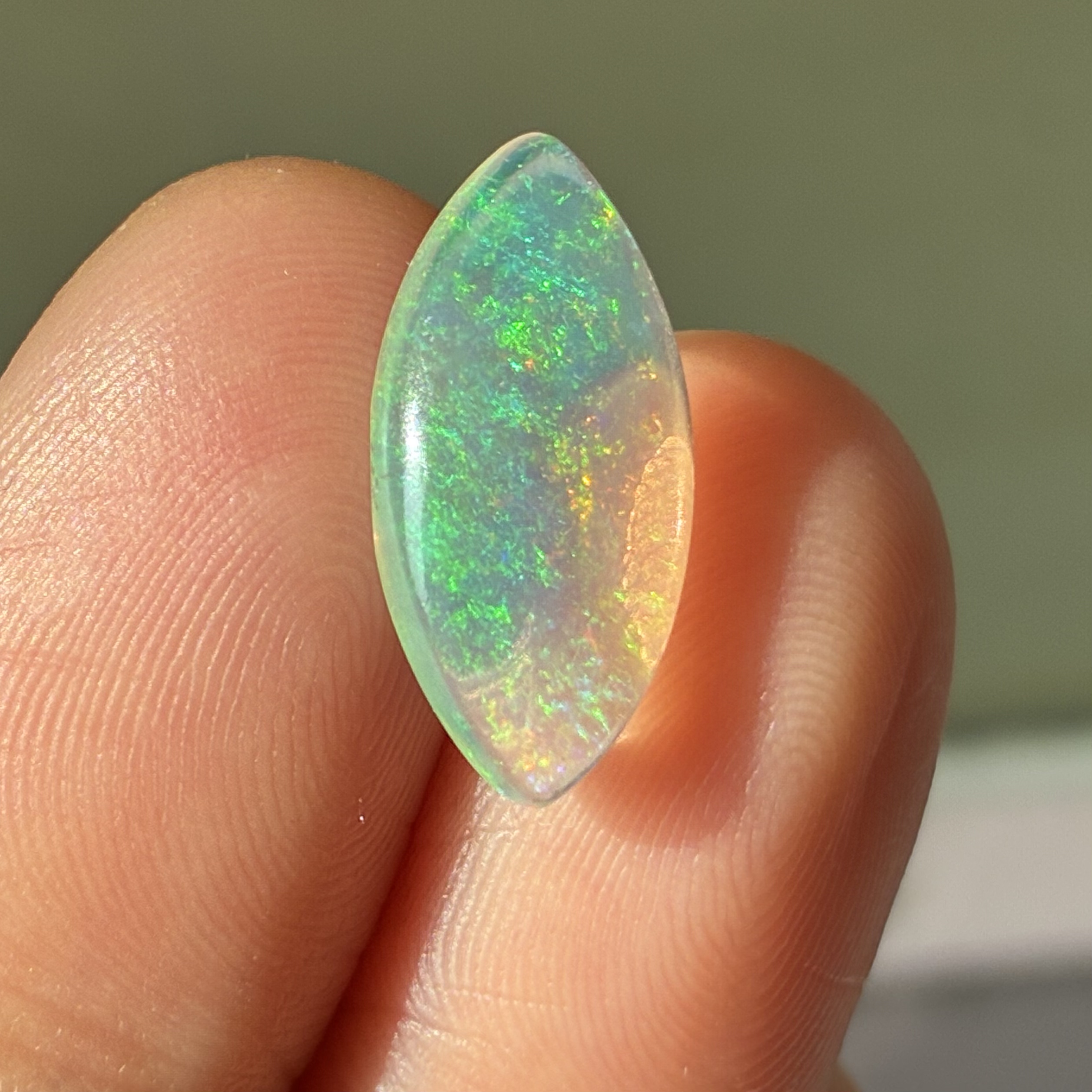 天然澳洲彩虹多彩水晶欧泊马眼裸石送女友送闺蜜大气优雅