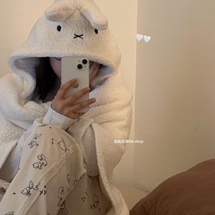 卡通可爱米菲兔披风加绒双面保暖盖毛毯披肩空调毯秋冬保暖午睡