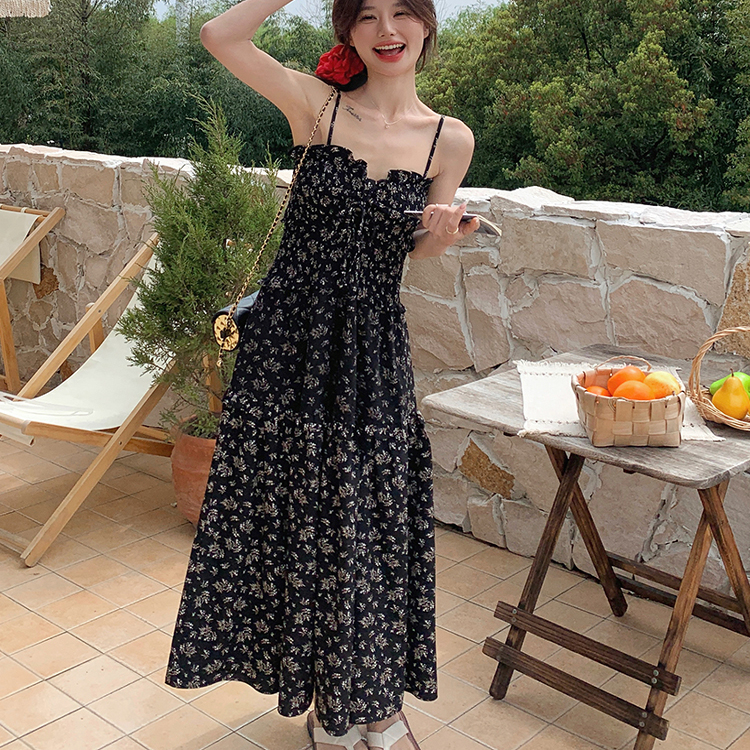 黑色碎花吊带连衣裙女2025夏季新款法式复古气质收腰显瘦沙滩长裙，女装连衣裙，浙宝165