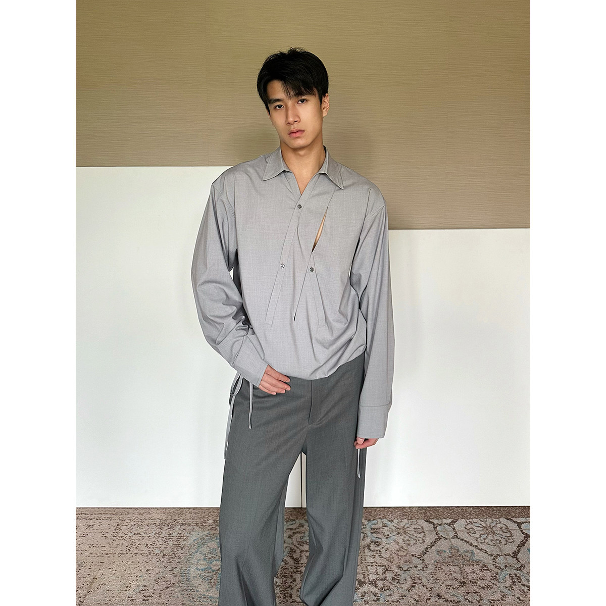 TRENDYWU 都市复古“克制“日式解构设计交叉刀割立裁抗皱衬衫