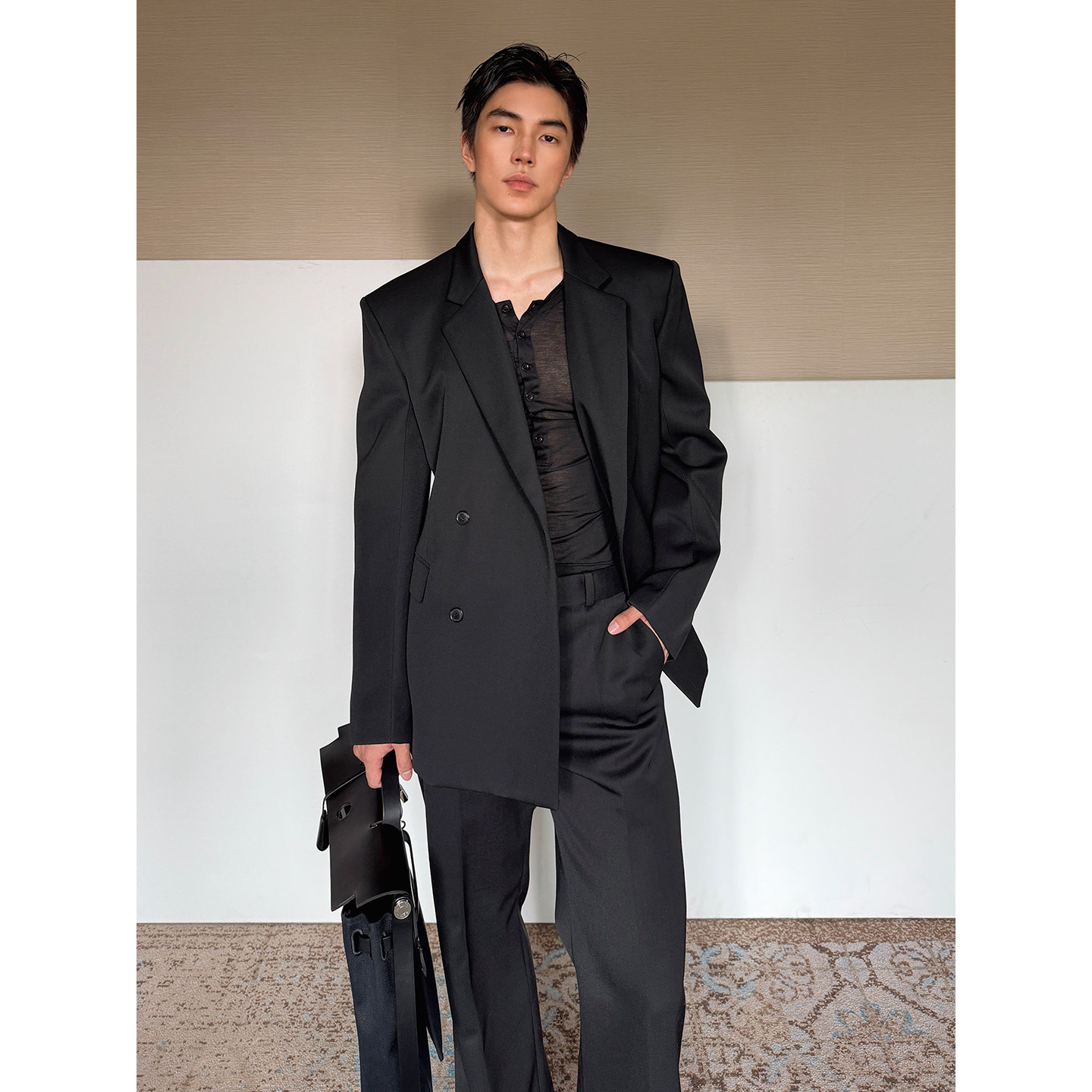 TRENDYWU意式静奢蜂窝垫肩西服图片