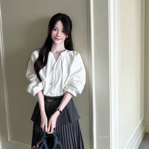 DARA ROSE-上新设计师款小众高级感简约百搭v领显瘦衬衫小衫R8679