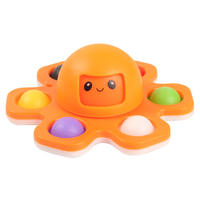 The kindergarten shared birthday gifts for children's Day, rewarding all the children in the class with creative and educational souvenirs and small gifts thumbnail 2