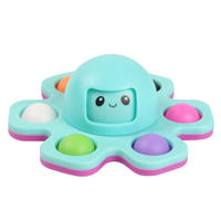 The kindergarten shared birthday gifts for children's Day, rewarding all the children in the class with creative and educational souvenirs and small gifts thumbnail 3