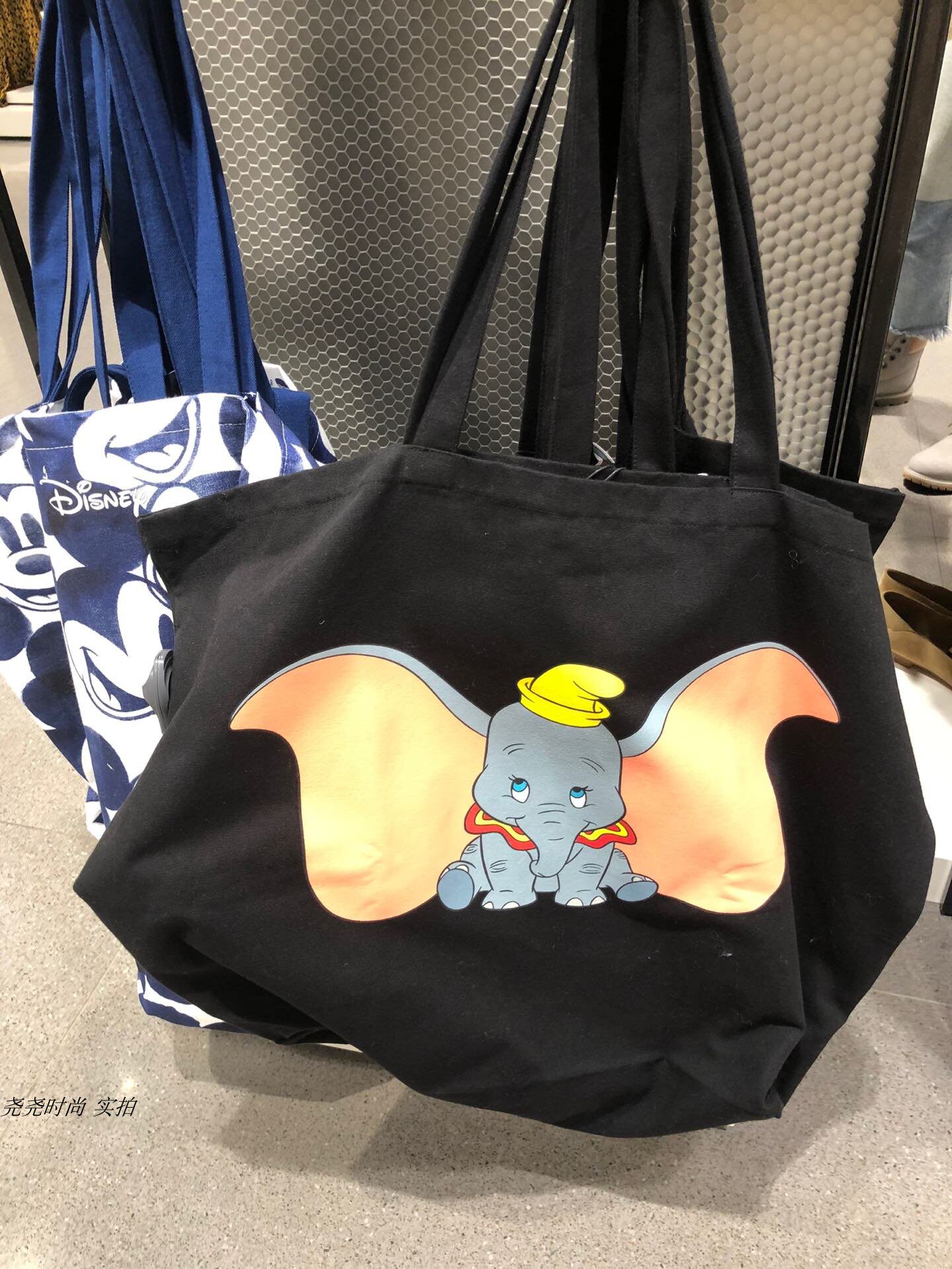 尧尧19新款女装黑色 08迪士尼小飞象印花购物包 4644/411