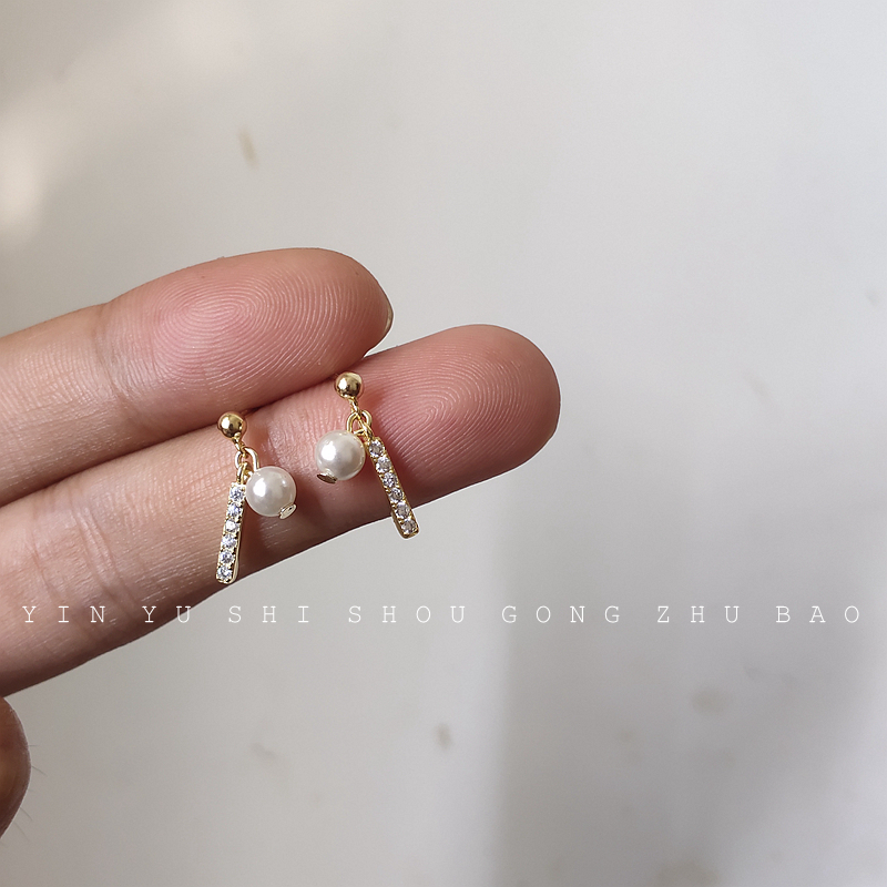 镀14k金镶石精致短款小珍珠耳钉