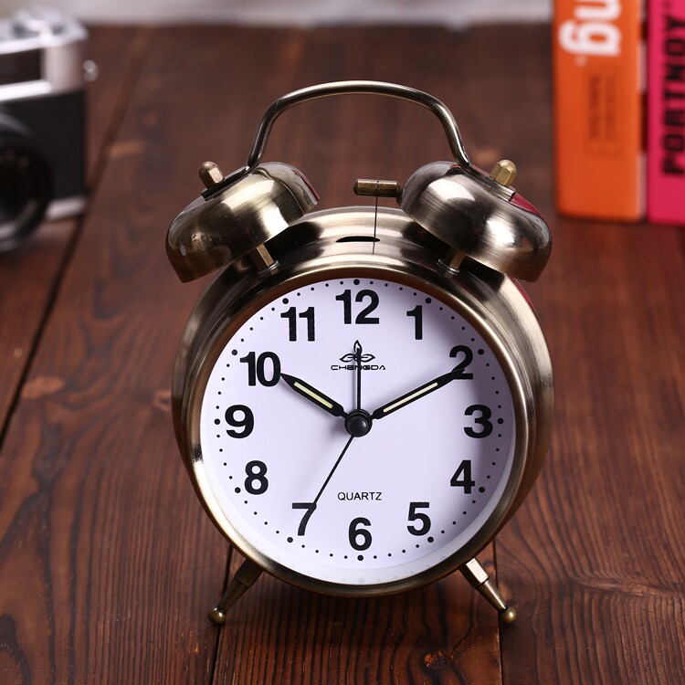 平价全金属外壳双打铃创意复古闹钟静音走时懒人超大声闹钟
