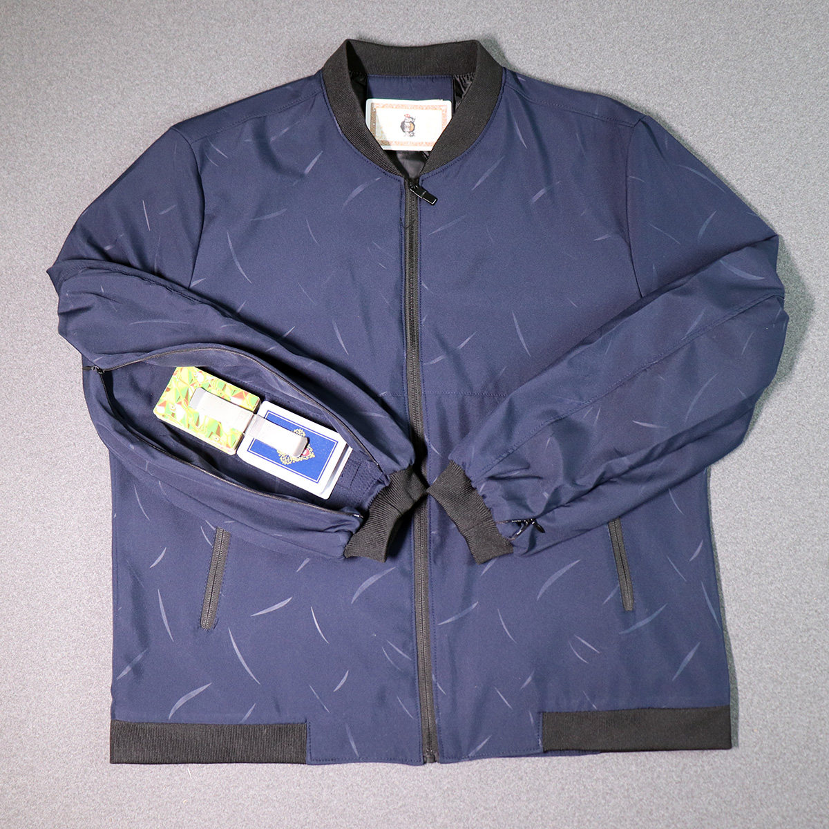 变牌衣服换牌衣魔术外挂新品扑克