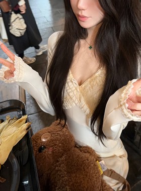 JAMAIS VU【雪酥小甜心】蕾丝氛围感！纯欲修身显瘦v领长袖内搭