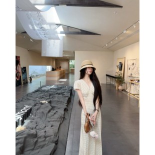 优雅系通勤气质蕾丝v领 奶茶波波 懒人系带连衣裙夏 JAMAIS