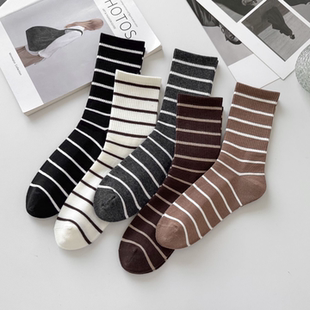 条纹袜子女秋冬中筒袜运动网红美拉德长筒袜横条外穿配鲨鱼裤运动
