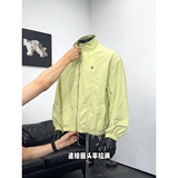 草绿色
