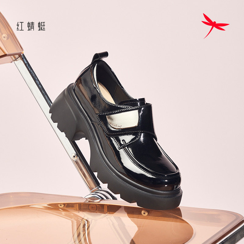 红蜻蜓秋新乐福鞋漆皮方跟厚底
