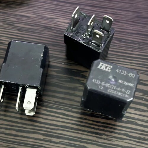 适用中兴田野威虎G3F1F3小老虎皮卡保险盒继电器保鲜盒原厂配件