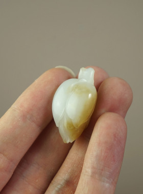 吊坠天然和田玉玉兰花男女俏色