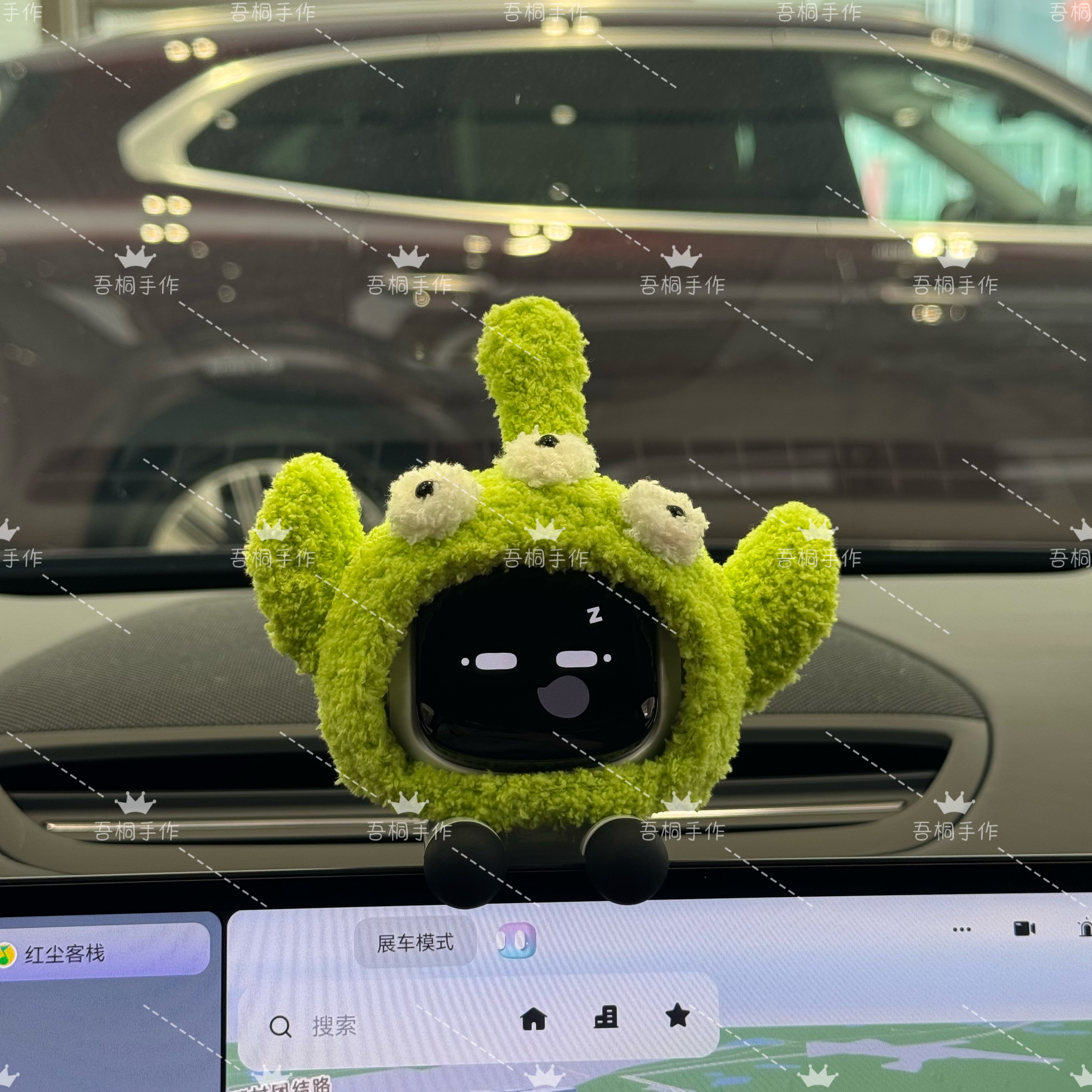 极氪eva实体机器人三眼仔帽子