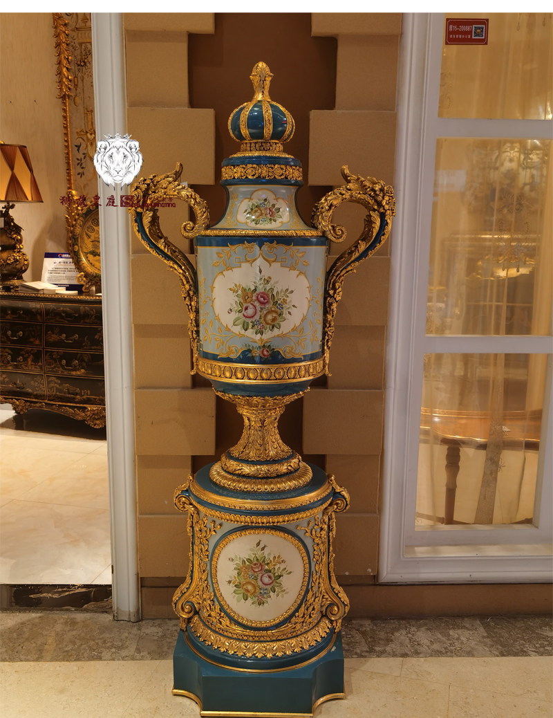 狮落皇庭高端法式进口实木雕花纯手工艺术彩绘装饰品金箔落地摆件