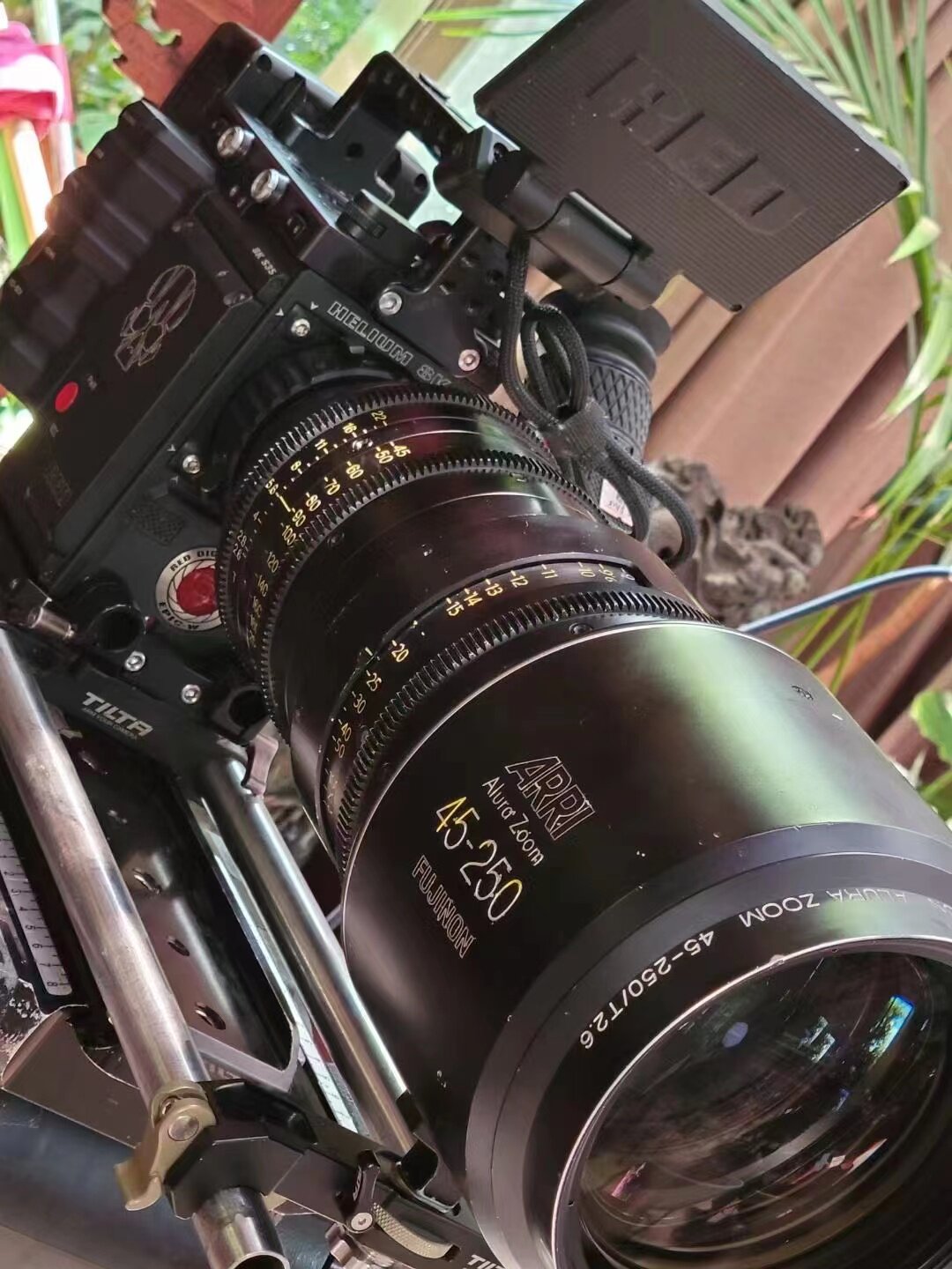 出租租赁RED EPIC-W BRAIN WITH HELIUM 8K S35 SENSOR电影摄影机
