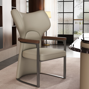 意式轻奢真皮茶桌主人位茶椅2026设计师新款高级感茶台舒适主人椅