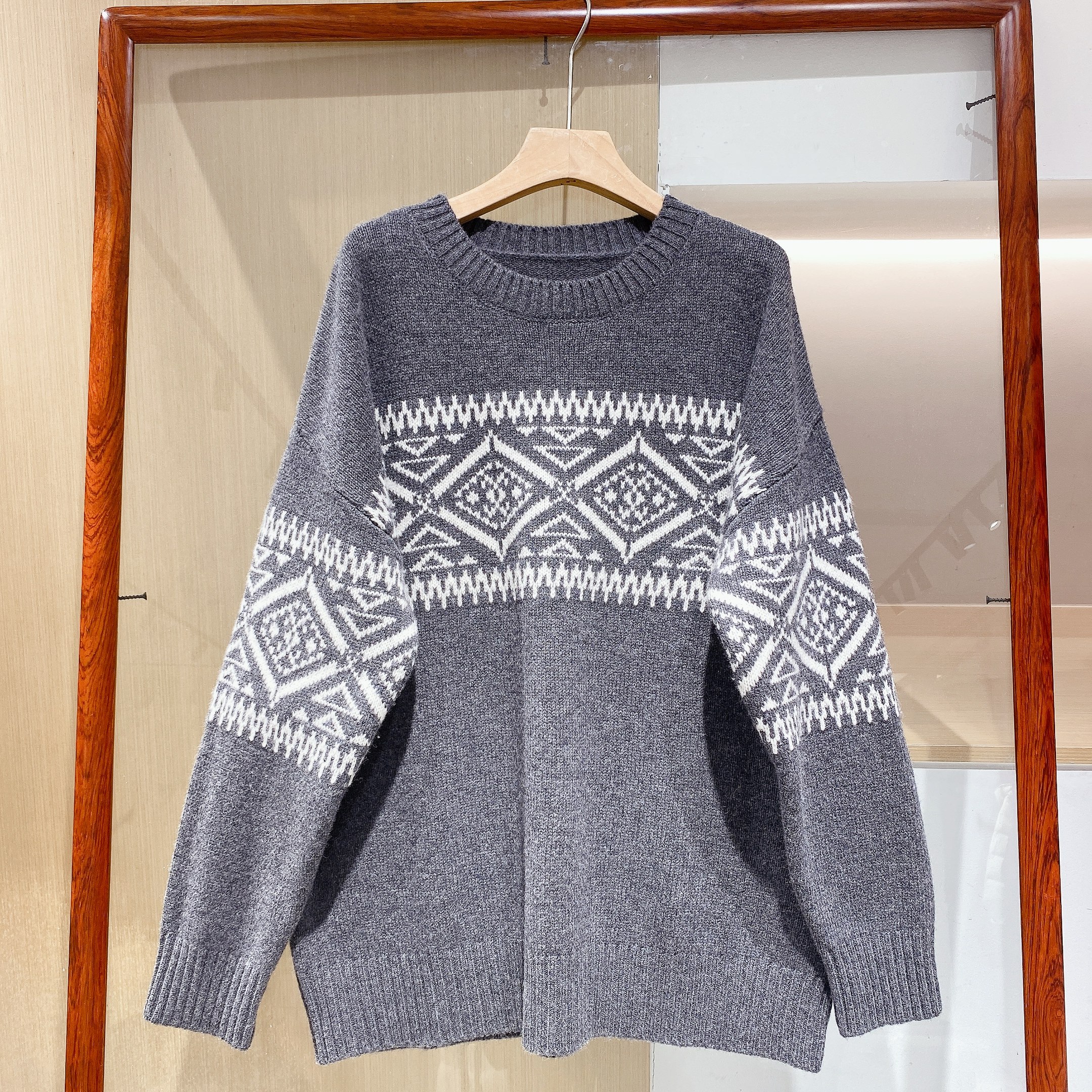 欧洲站2025秋冬新款圆领套头宽松蝙蝠袖印花减龄中长款羊毛衫毛衣