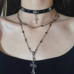 Willa｜暗黑韩国小众设计ins高级辣妹亚甜酷朋克十字架项链叠戴