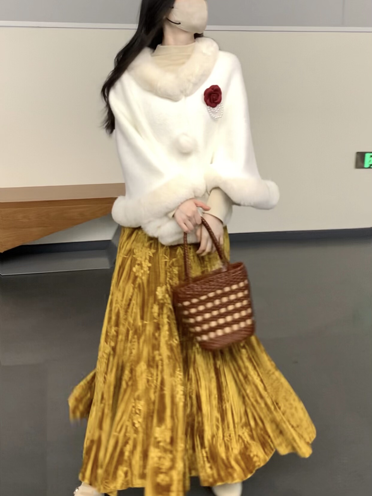 她来了复古馆新中式国风黄色订婚结婚年会加绒加厚显白气质套装