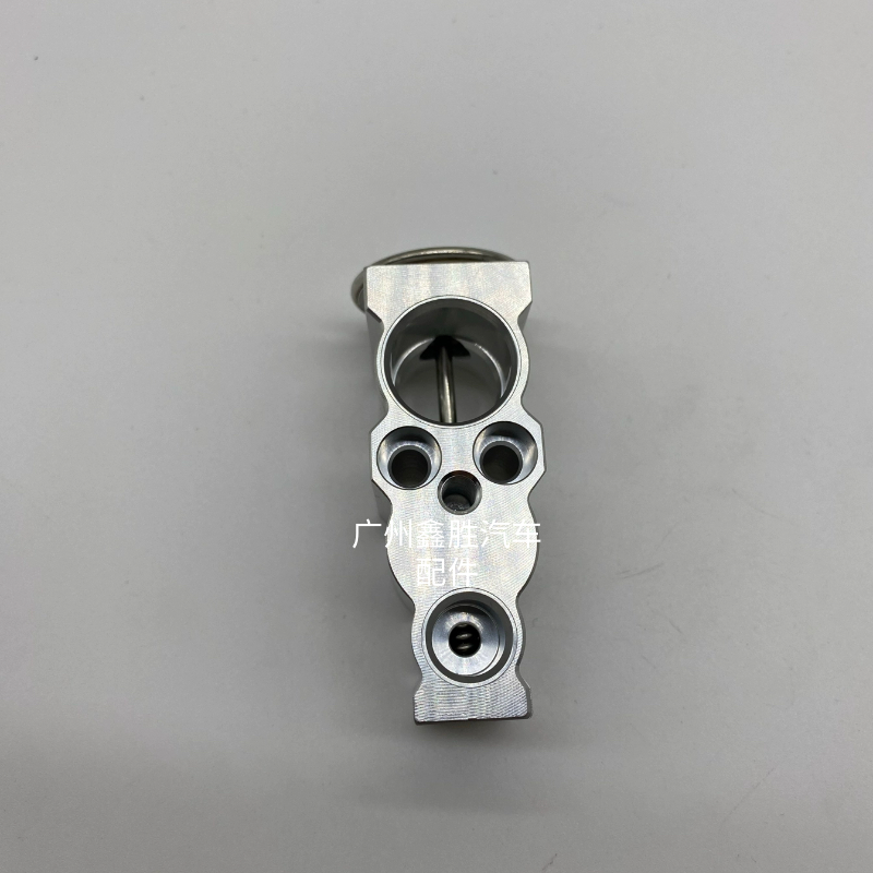 适用于丰田海拉克斯REVO 17-24款空调膨胀阀 冷凝器膨胀阀0K580
