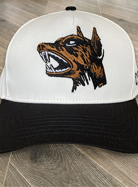 TUFF CROWD Dog 狗头刺绣log fitted hat 男女休闲运动棒球帽子