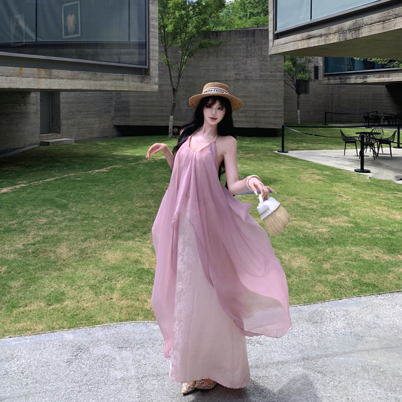 夏天绝美巨好看的沙滩裙女海边度假露背挂脖吊带连衣裙子