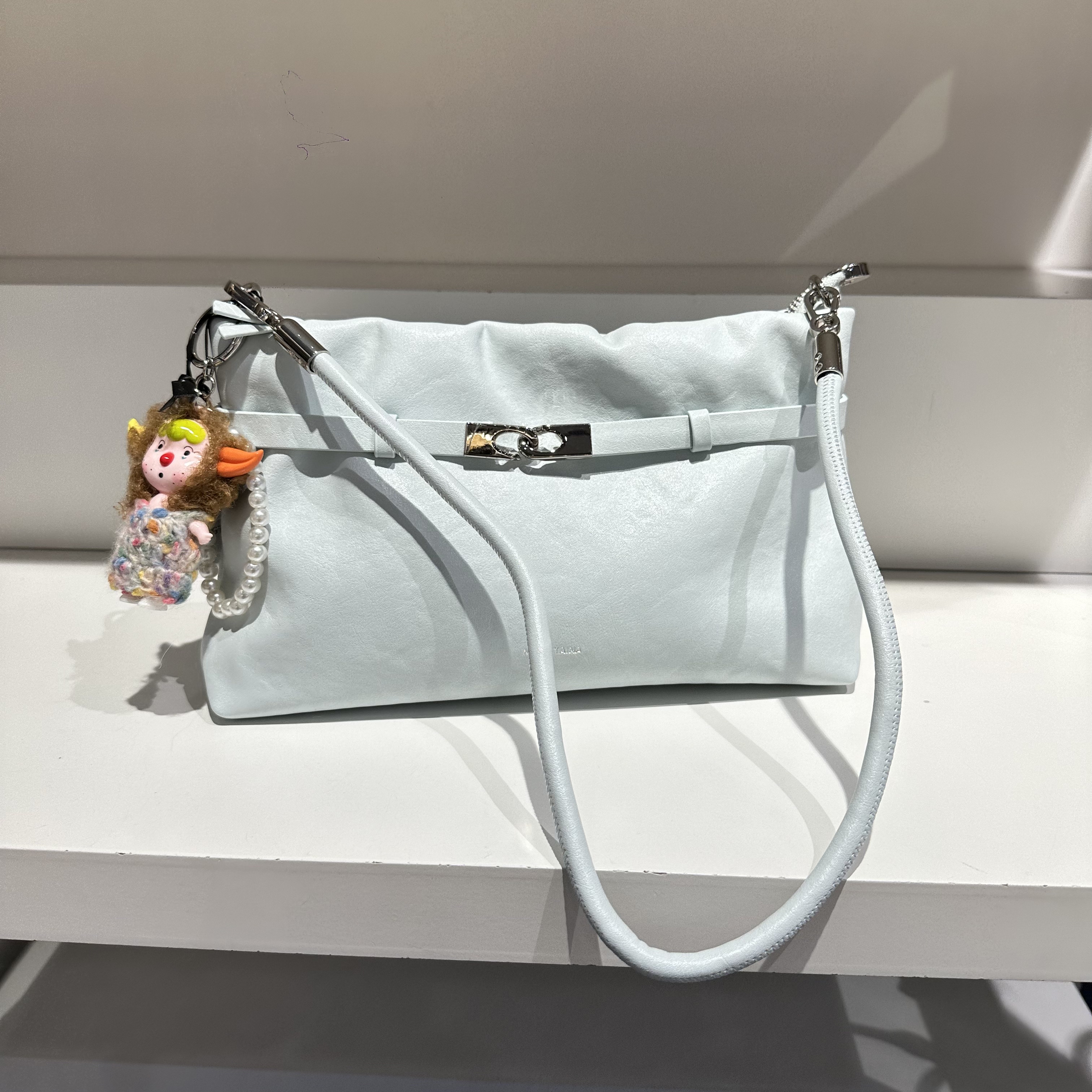 康康家新款糖果色褶皱云朵横版单肩腋下包包轻便休闲大容量时尚女